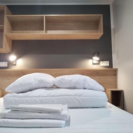 קאלביסון Camping Les Lodges Du Lagon מראה חיצוני תמונה