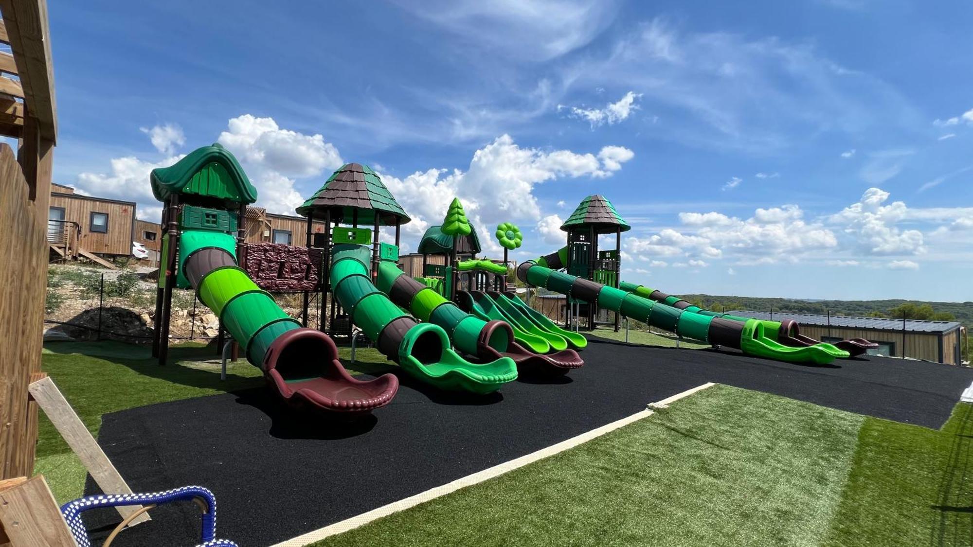 קאלביסון Camping Les Lodges Du Lagon מראה חיצוני תמונה