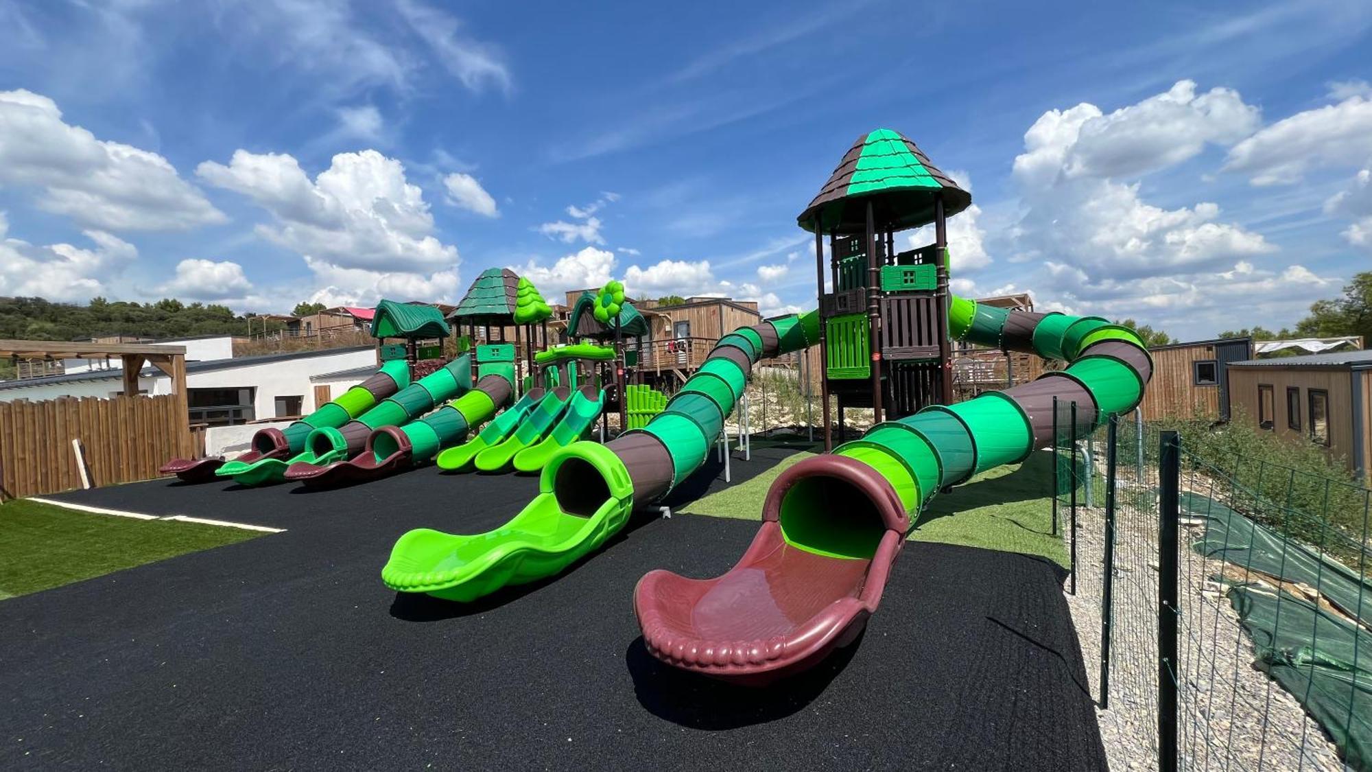 קאלביסון Camping Les Lodges Du Lagon מראה חיצוני תמונה