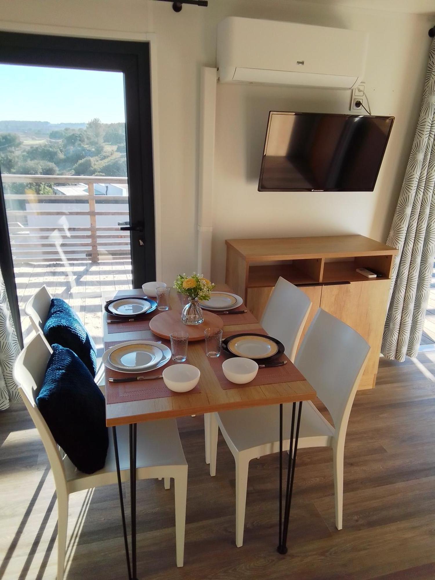קאלביסון Camping Les Lodges Du Lagon מראה חיצוני תמונה