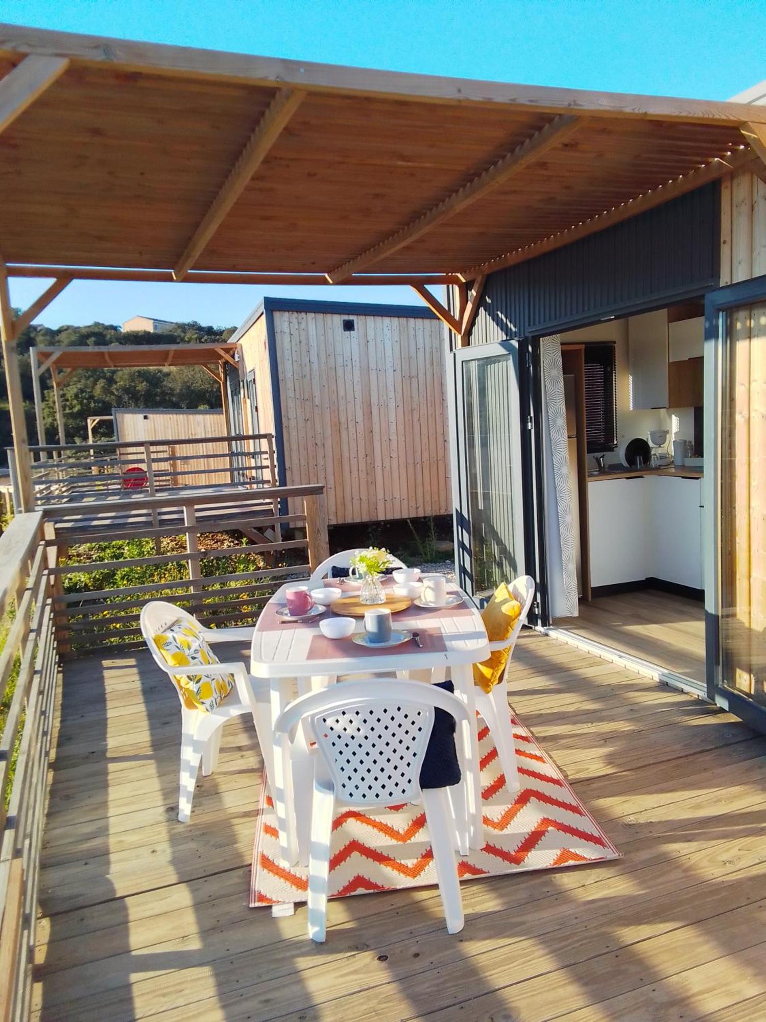 קאלביסון Camping Les Lodges Du Lagon מראה חיצוני תמונה