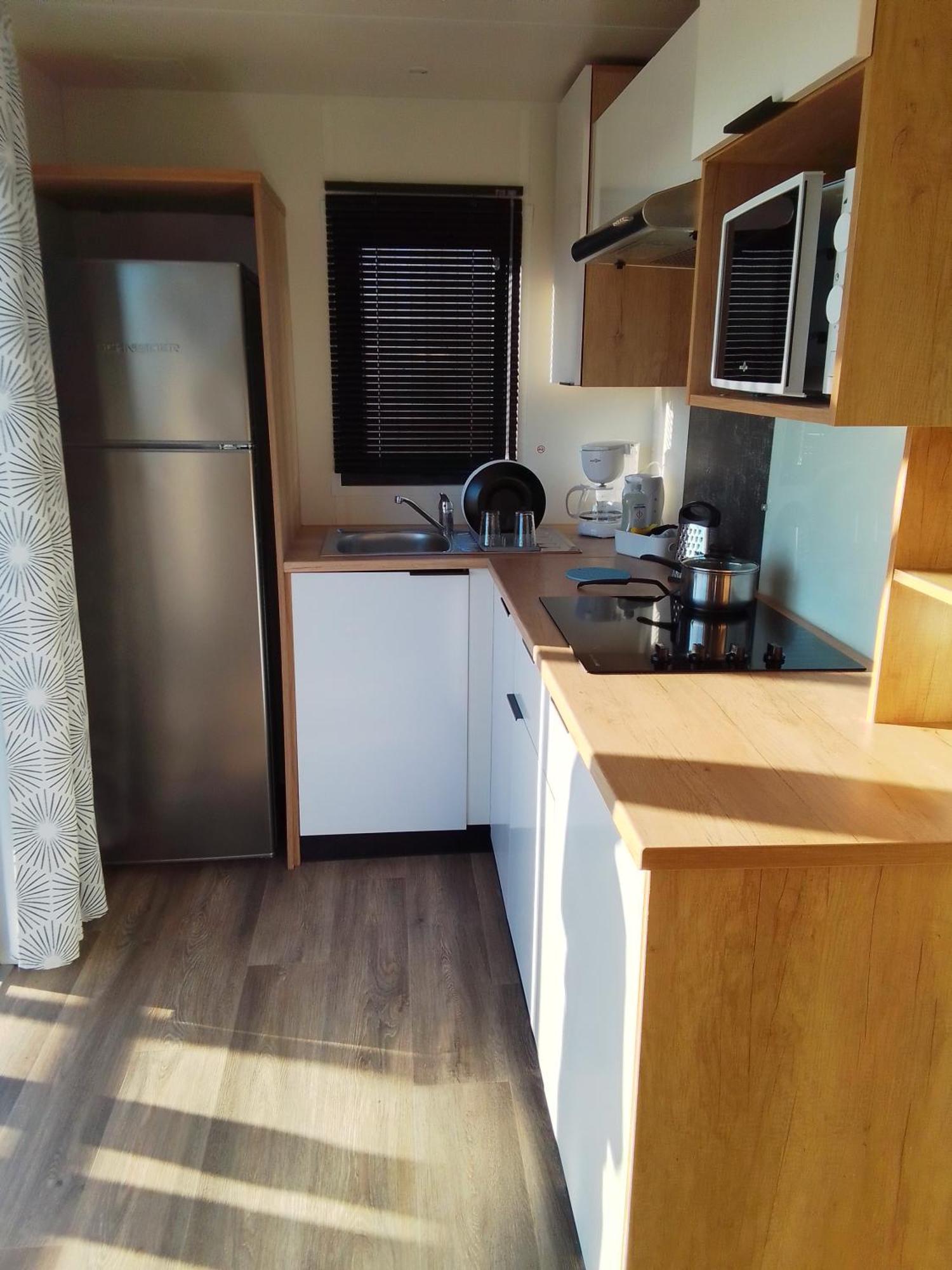 קאלביסון Camping Les Lodges Du Lagon מראה חיצוני תמונה